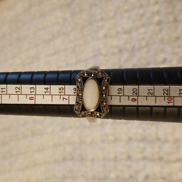 GORGEOUS Antique/Vintage 1950's Sterling Silver Ring with Real Diamonds - Picture 16 of 16